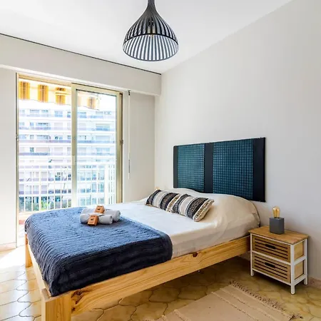 Апартаменты 85m With Loggia Near The Sea Антиб
