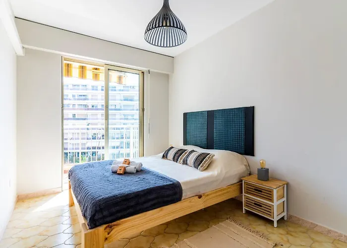 Апартаменты 85m With Loggia Near The Sea Антиб