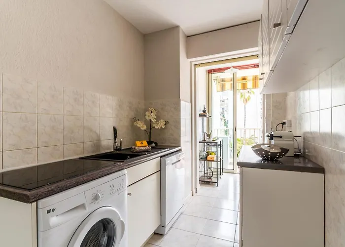 85m With Loggia Near The Sea Апартаменты Антиб